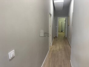 Retail in Madrid, Madrid to rent Interior Photo- Image 2 of 8