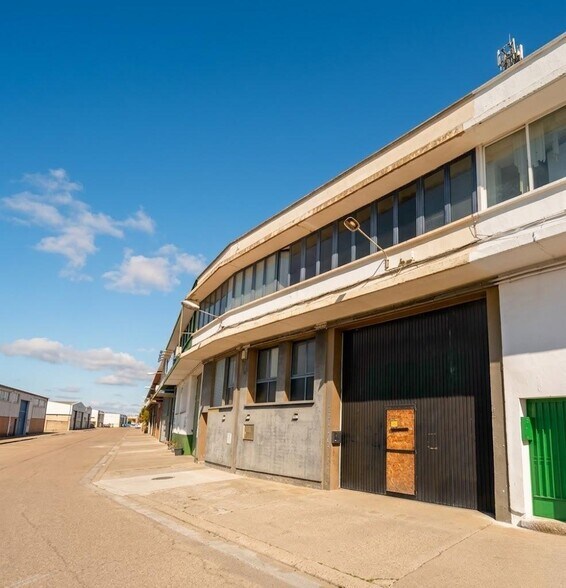 Industrial in La Puebla de Alfindén, Zaragoza for sale - Building Photo - Image 2 of 3