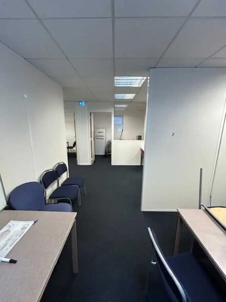 Office in Villeurbanne to rent - Interior Photo - Image 3 of 9