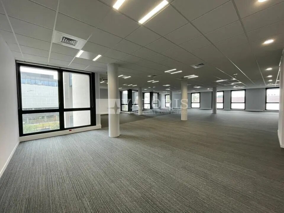 Office in Villeurbanne to rent Interior Photo- Image 1 of 10