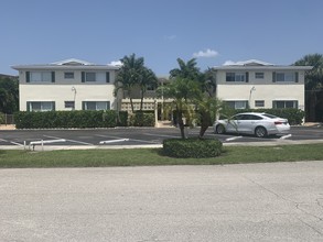 543 W Kalmia Dr, North Palm Beach, FL for sale Building Photo- Image 1 of 1