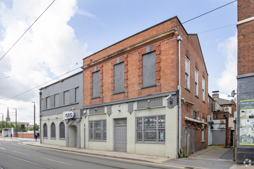 36 Pipers Row, Wolverhampton for sale - Building Photo - Image 2 of 2