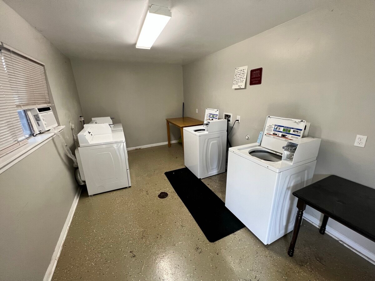 812 Wainwright St, Houston 77022