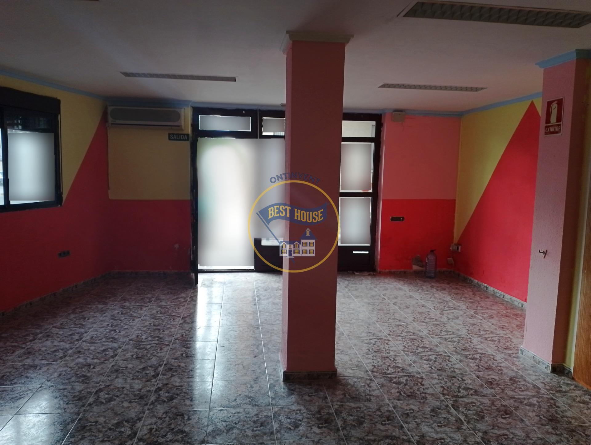 Retail in Albaida, Valencia to rent Building Photo- Image 1 of 16