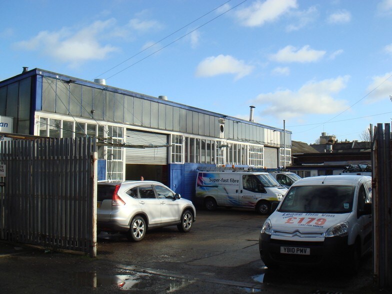 Arthur Rd, Windsor SL4 1RU UK