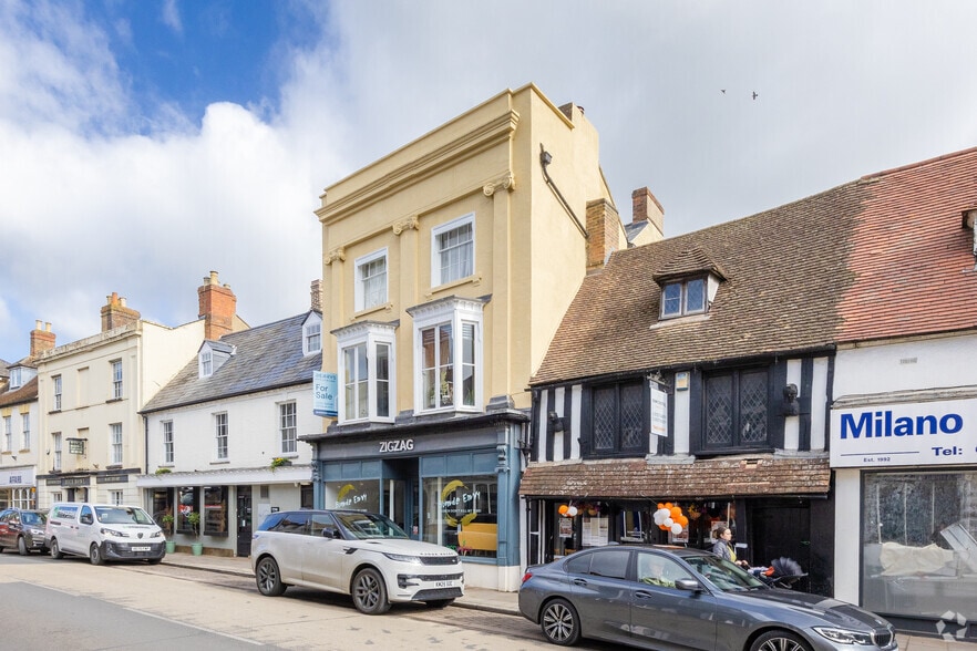 126 Watling St E, Towcester for sale - Primary Photo - Image 1 of 2