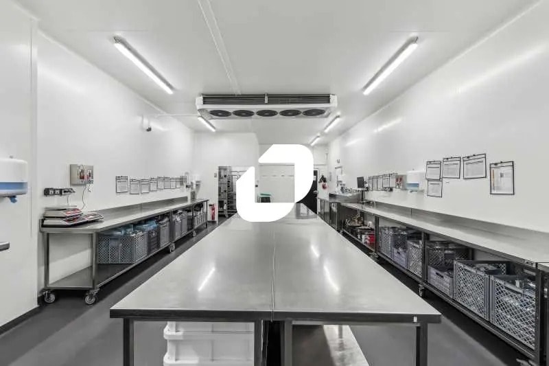 Light Industrial in Gennevilliers to rent - Interior Photo - Image 3 of 10