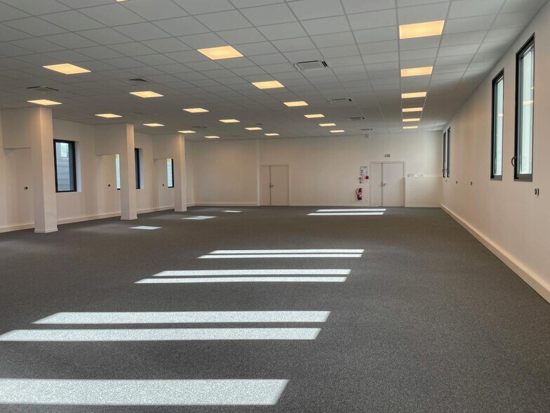 Office in Argenteuil to rent - Building Photo - Image 3 of 12