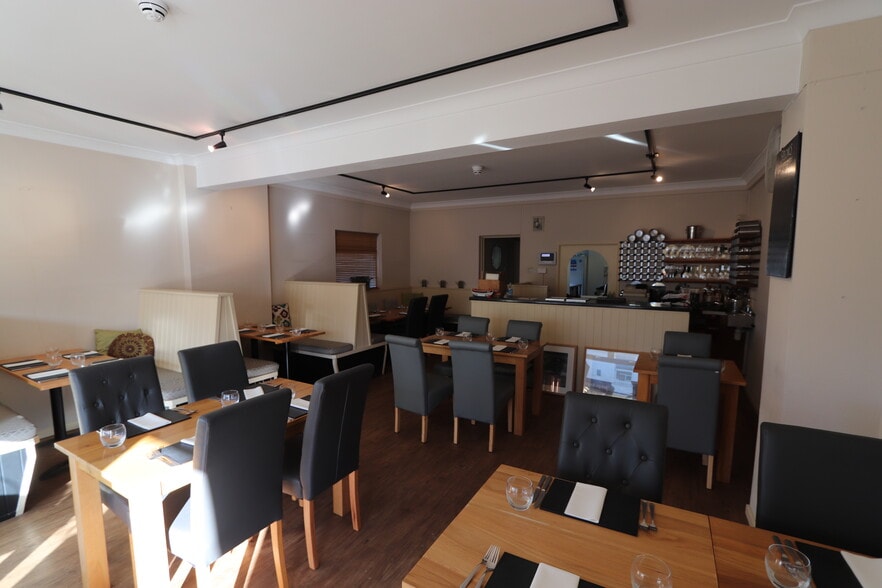 1-2 Crossroads Close, Padstow to rent - Building Photo - Image 3 of 5