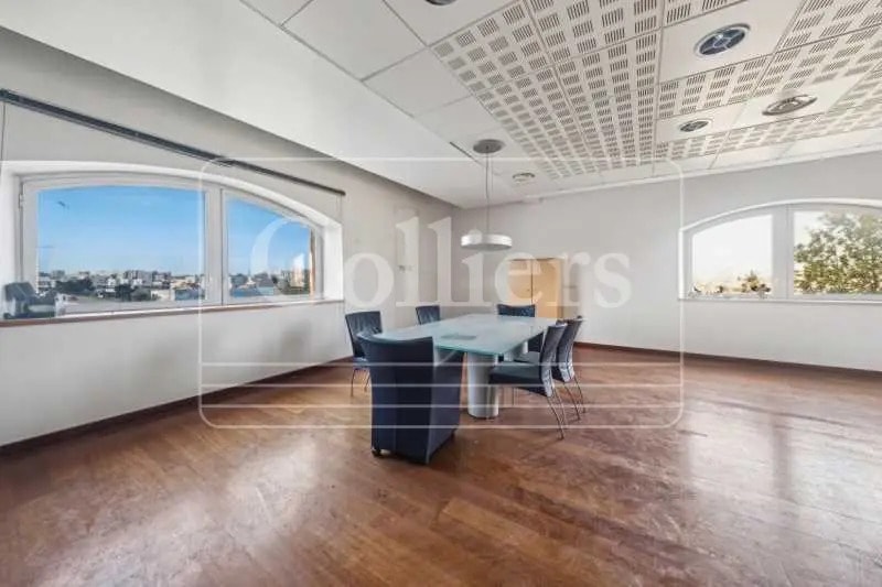 Office in Marseille for sale - Interior Photo - Image 3 of 4