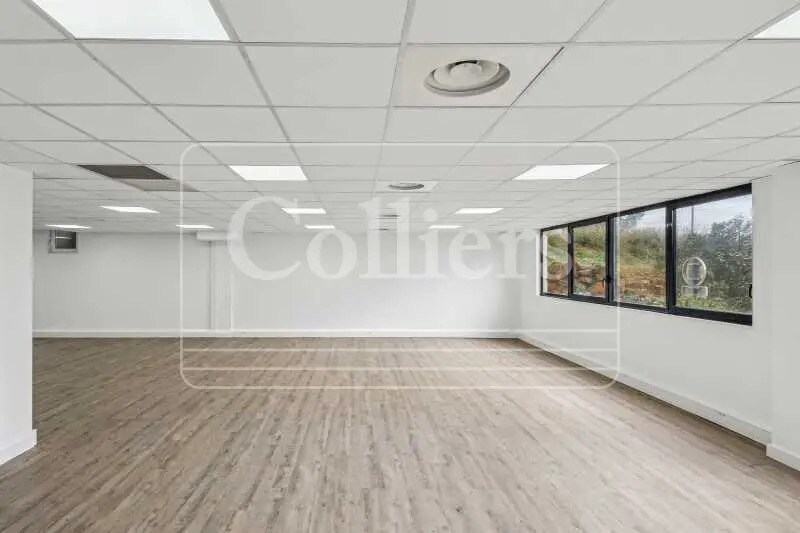 Office in Vitrolles to rent - Interior Photo - Image 3 of 12