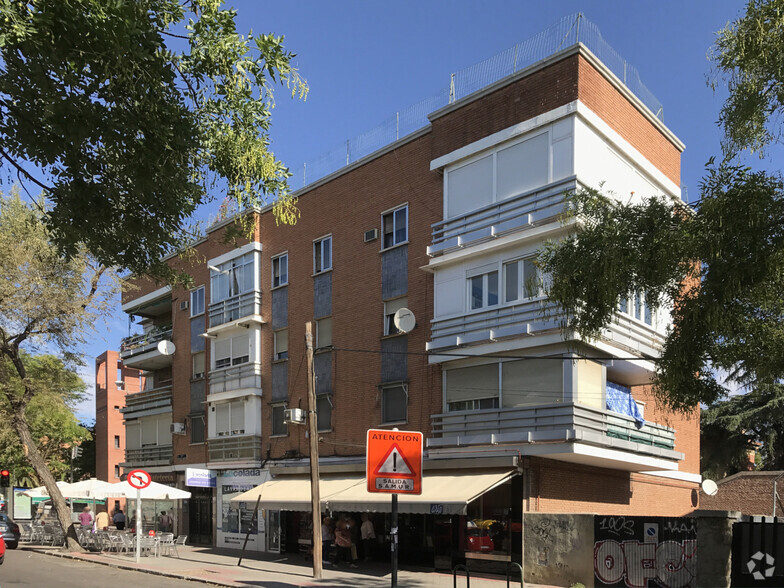 Calle De Federico Grases, 1, Madrid, Madrid for rent - Building Photo - Image 2 of 2