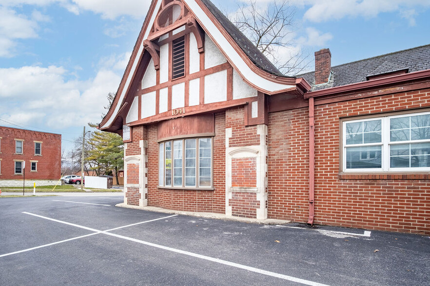 1041 Summit St, Columbus, OH for rent - Building Photo - Image 3 of 7