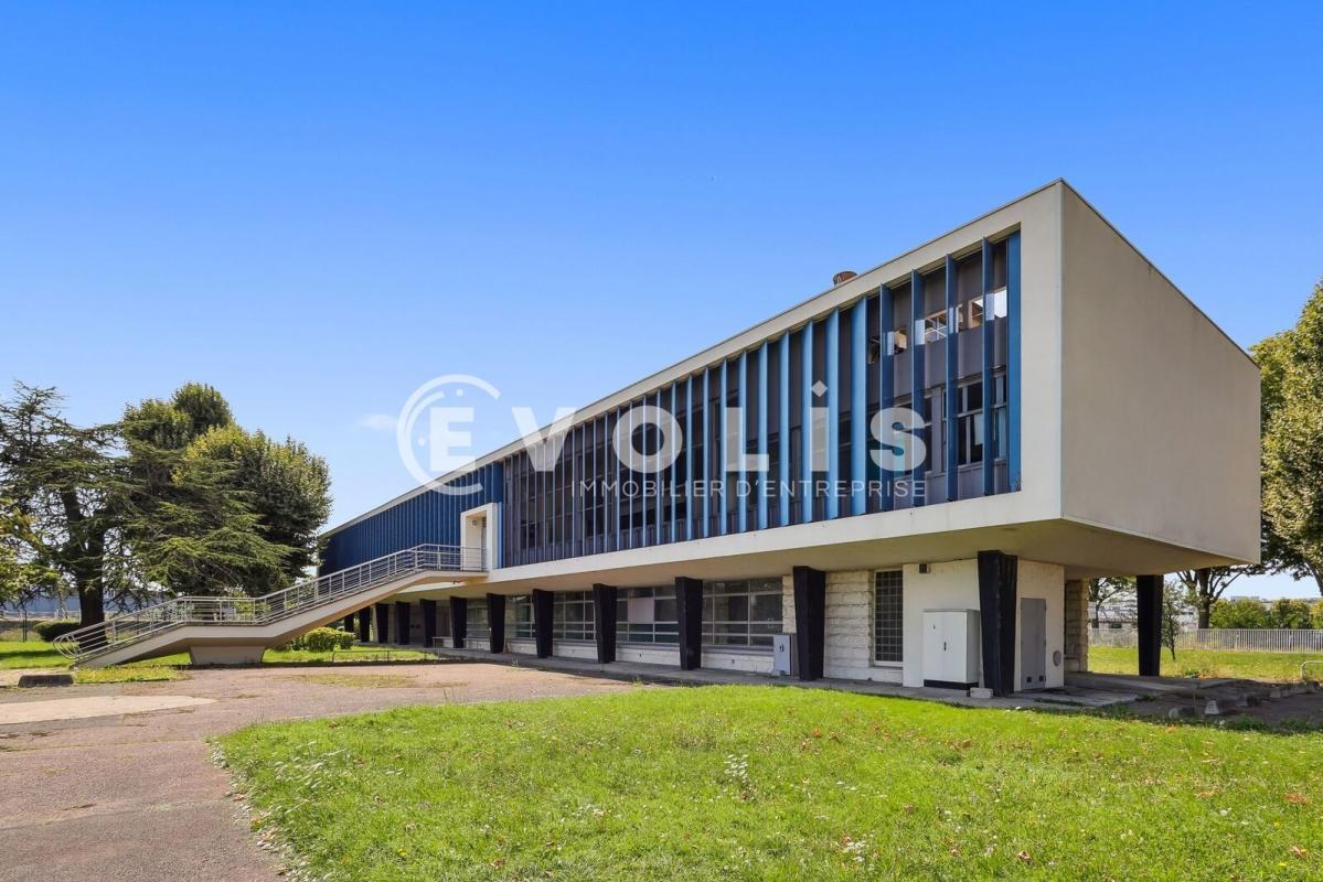 Light Industrial in Alfortville to rent Building Photo- Image 1 of 21