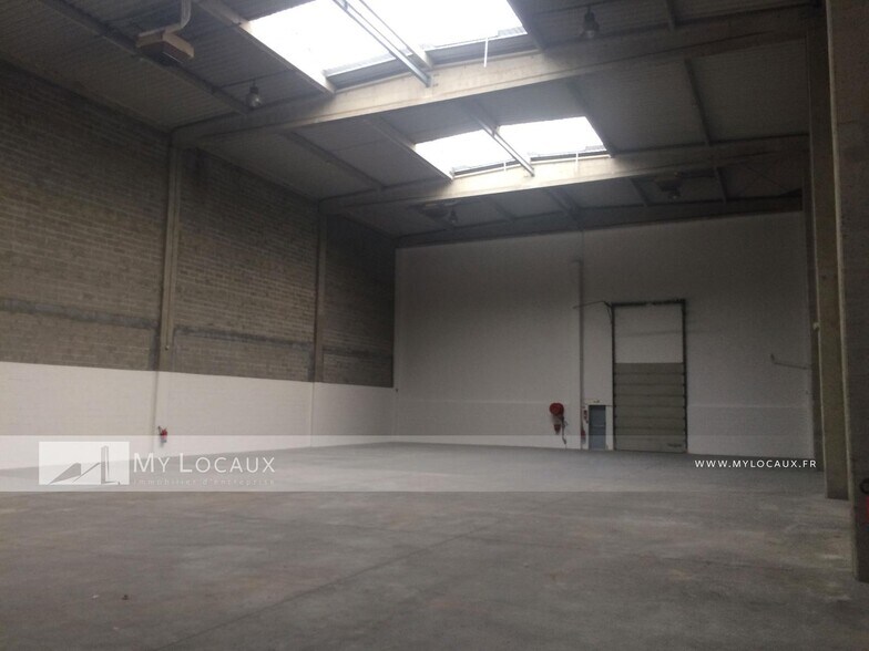 Light Industrial in Saint-Ouen-sur-Seine to rent - Interior Photo - Image 2 of 5