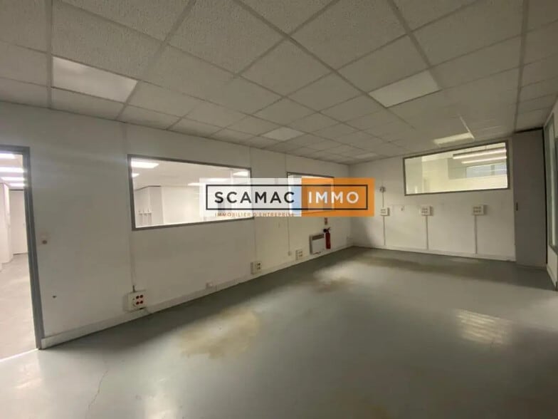 Light Industrial in Vitry-sur-Seine to rent - Interior Photo - Image 2 of 21