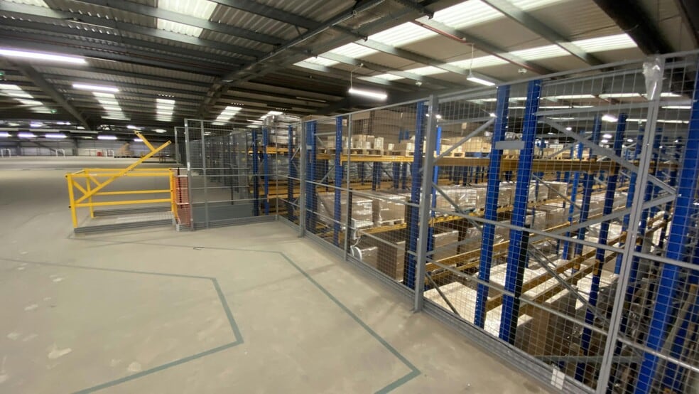 Pilgrims Walk, Coventry to rent - Building Photo - Image 2 of 5