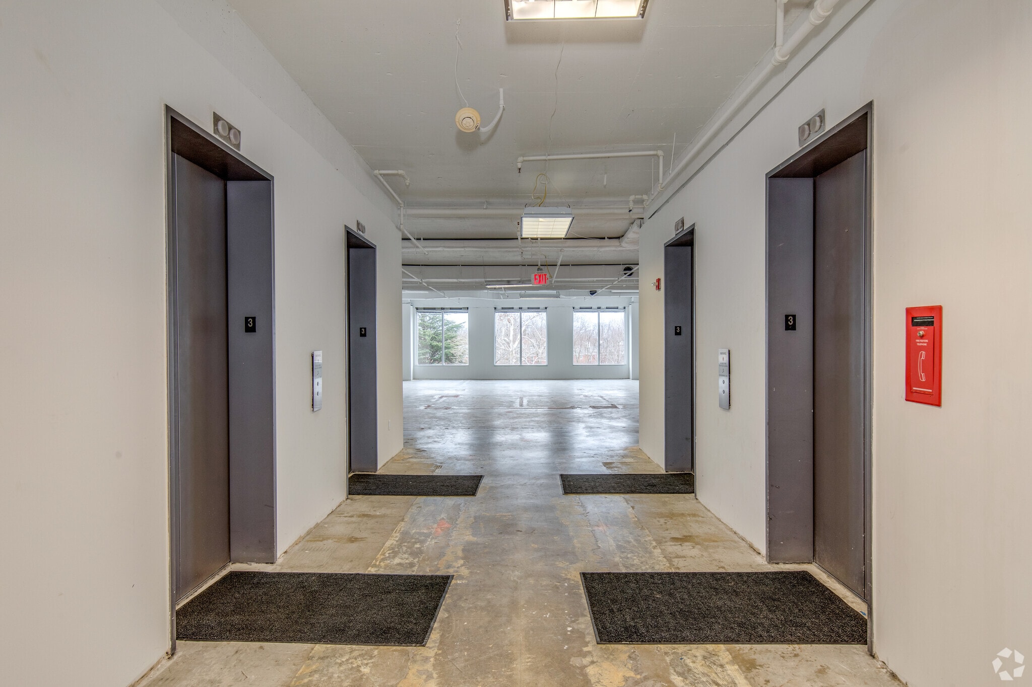 3865 Wilson Blvd, Arlington, VA to rent Interior Photo- Image 1 of 9