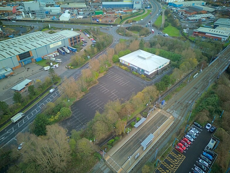 Hallens Dr, Wednesbury for rent - Aerial - Image 1 of 5