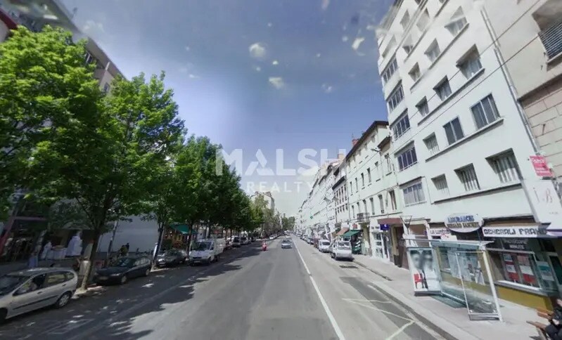 12 Cours Tolstoï, Villeurbanne to rent - Building Photo - Image 2 of 2