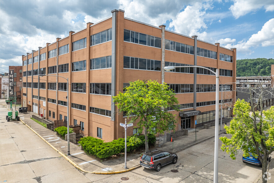 324-340 Fifth Ave, Mckeesport, PA for rent - Building Photo - Image 3 of 5