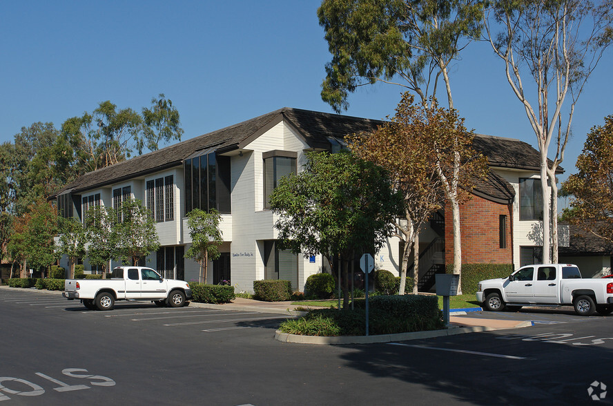 3151 Airway Ave, Costa Mesa, CA for rent - Building Photo - Image 1 of 3