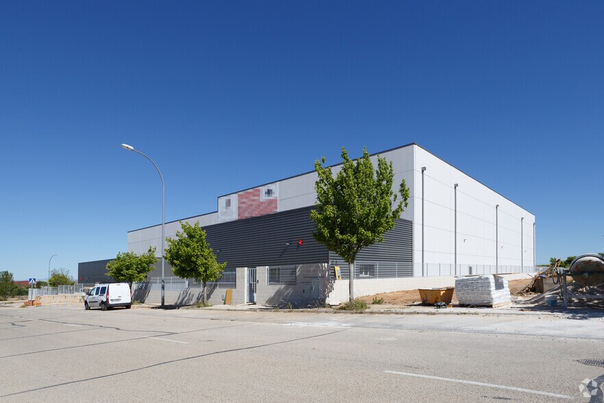 Calle del Hierro, 8, Chiloeches, Guadalajara to rent - Building Photo - Image 3 of 3