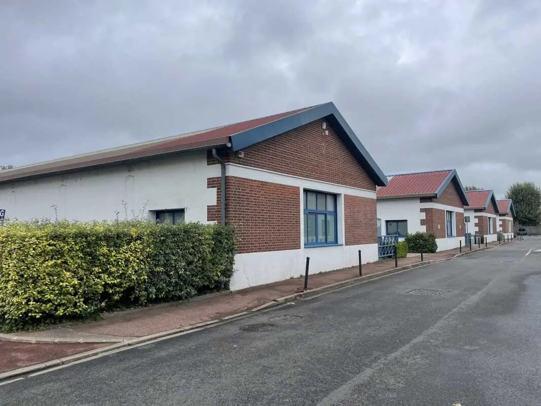 Office in Choisy-le-Roi to rent Building Photo- Image 1 of 10