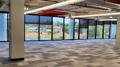 2300 Glades Rd, Boca Raton, FL to rent Interior Photo- Image 2 of 7