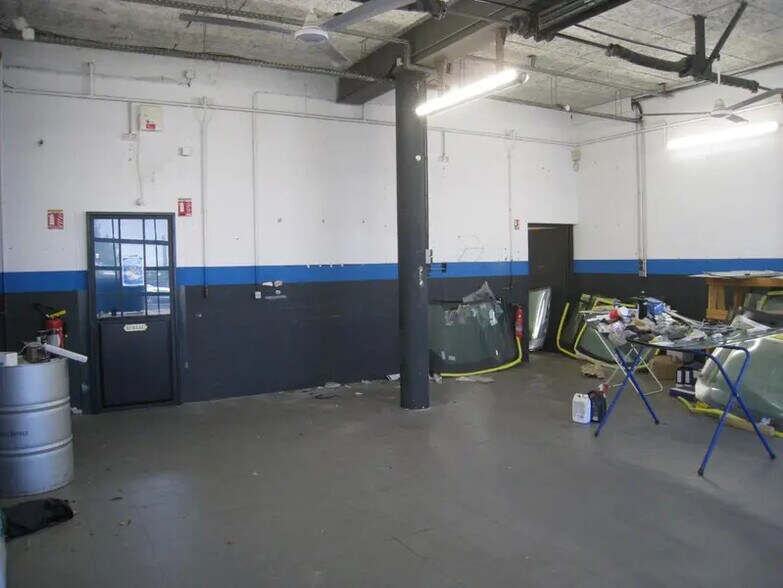Industrial in Aubagne to rent - Building Photo - Image 1 of 5