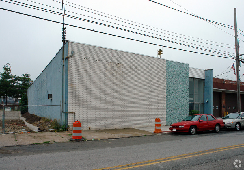 64 W 4th St, Bridgeport, PA for sale - Primary Photo - Image 1 of 3