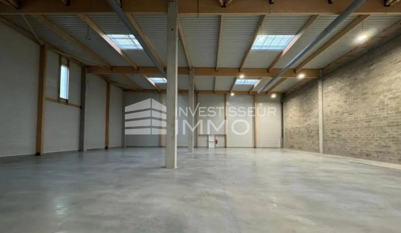 Light Industrial in Moissy-Cramayel to rent Interior Photo- Image 1 of 5