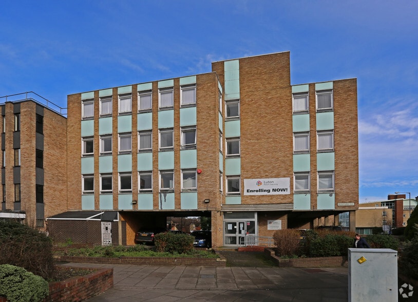 2 Dunstable Rd, Luton for sale - Primary Photo - Image 1 of 1