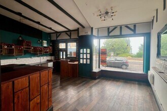 1 High St, Cleethorpes to rent Interior Photo- Image 2 of 4