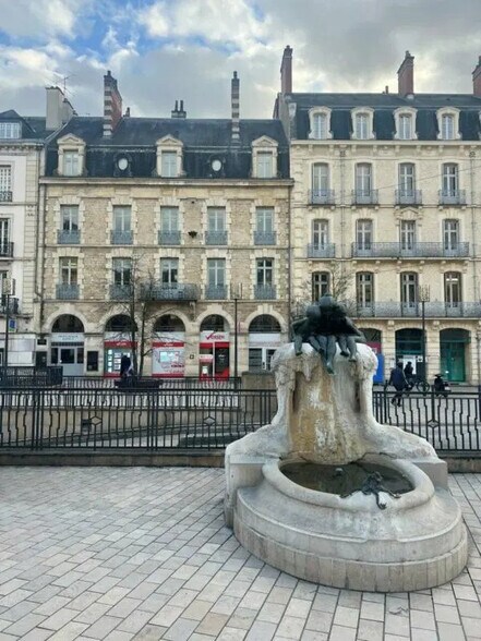 Office in Dijon to rent - Building Photo - Image 2 of 6