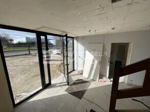 Industrial in Meaux to rent Interior Photo- Image 2 of 3