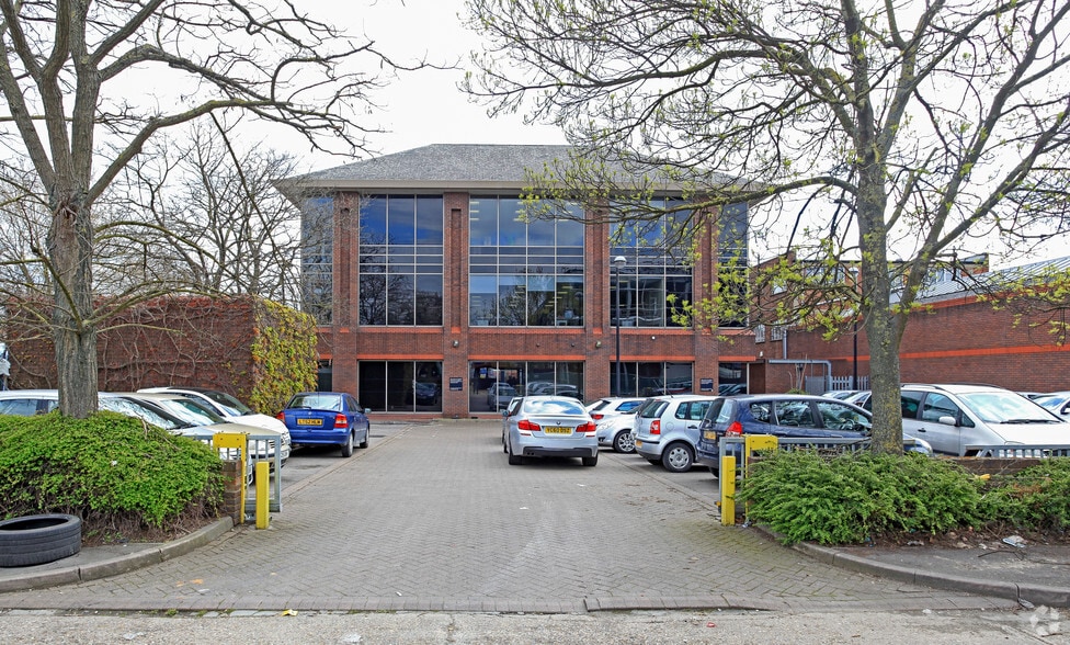 36-38 Park Royal Rd, London for sale - Building Photo - Image 2 of 4