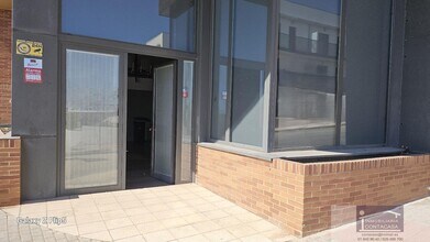 Retail in Colmenar Viejo, Madrid to rent Construction Photo- Image 2 of 13