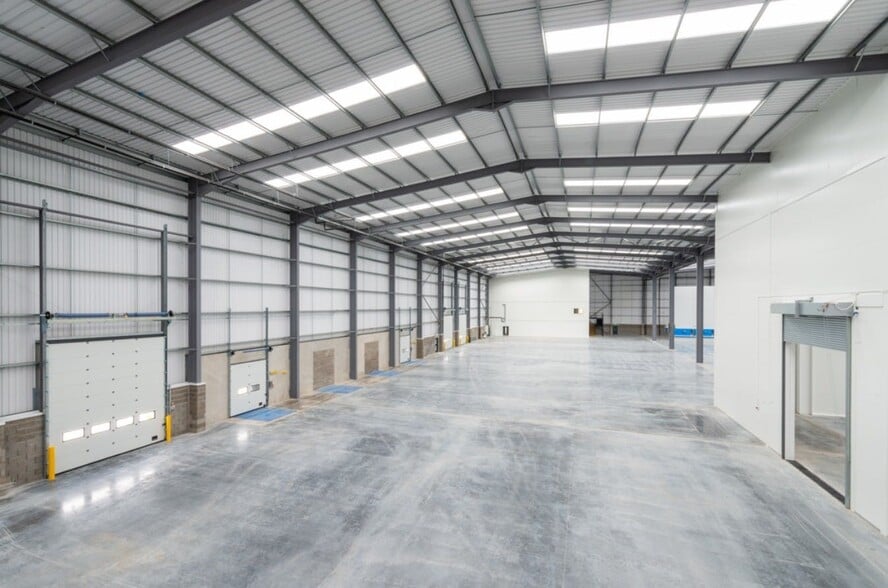 Knowsley Park, M57 Knowsley, Prescot to rent - Building Photo - Image 3 of 6