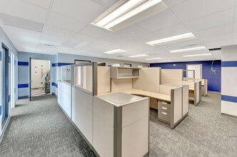 2200 Fletcher Ave, Fort Lee, NJ to rent Interior Photo- Image 2 of 12