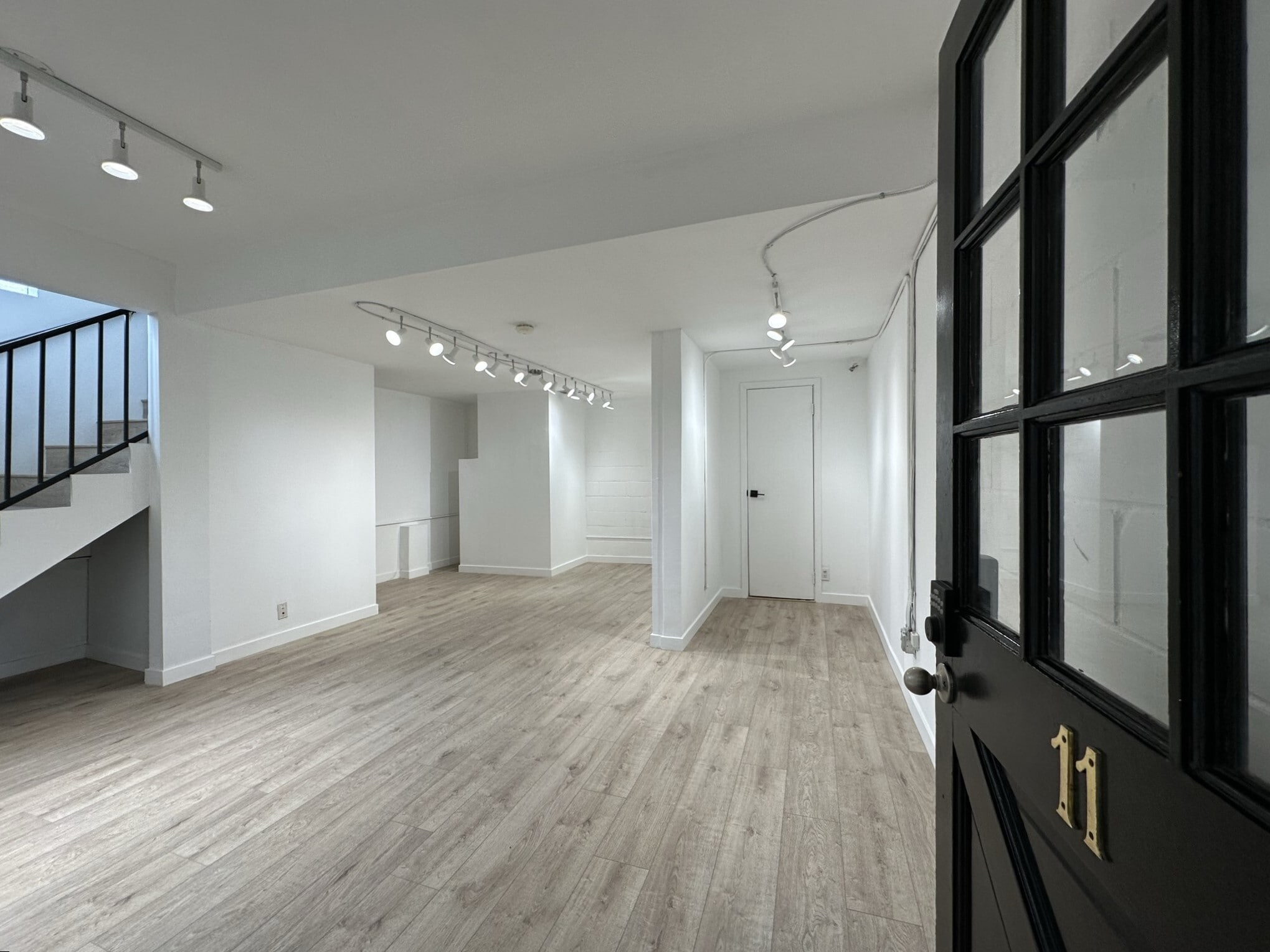 8543-8555 Santa Monica Blvd, West Hollywood, CA to rent Building Photo- Image 1 of 22