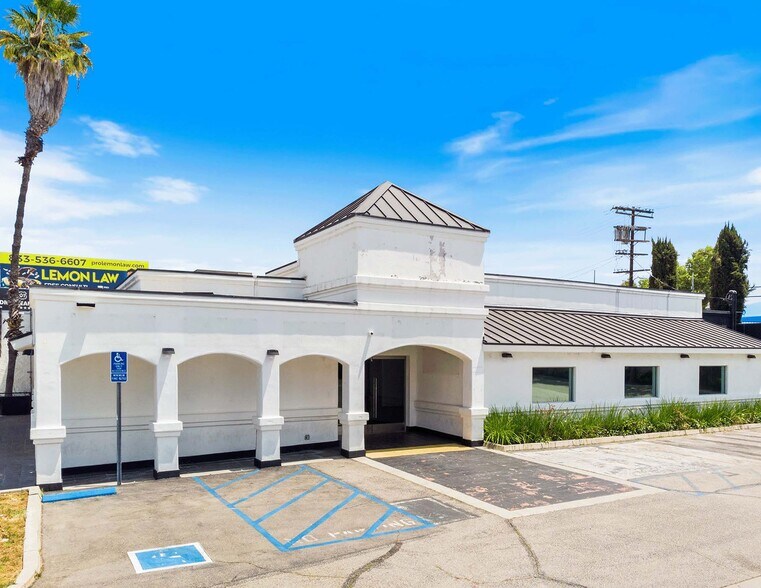 21326 Ventura Blvd, Woodland Hills, CA for sale - Building Photo - Image 1 of 21