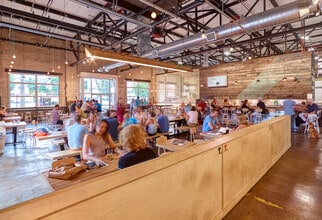 807 Broadway St NE, Minneapolis, MN to rent Interior Photo- Image 2 of 8