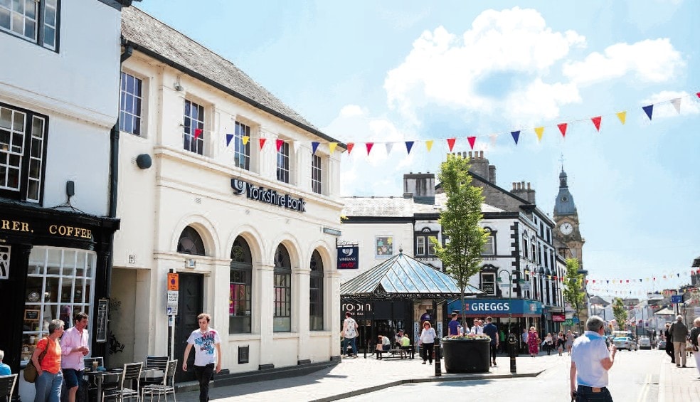 7 Stricklandgate, Kendal to rent - Building Photo - Image 2 of 2