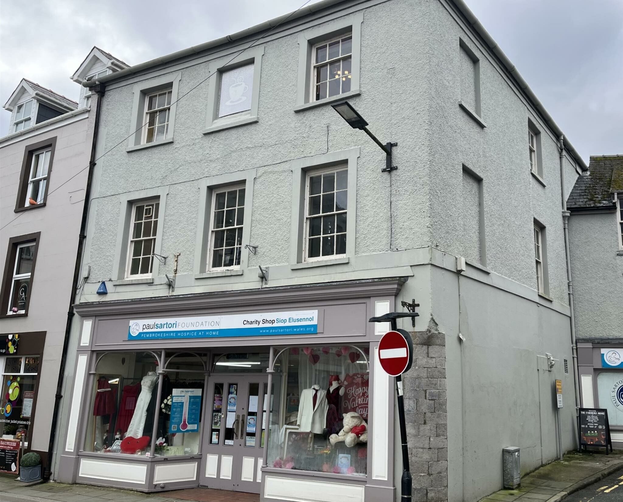 44 Bridge St, Haverfordwest to rent Building Photo- Image 1 of 16