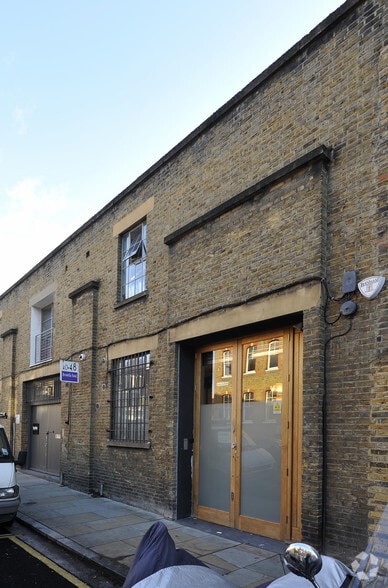 40-48 Bromells Rd, London to rent - Building Photo - Image 3 of 5