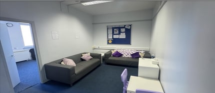 4 Barrack St, Hamilton to rent Interior Photo- Image 1 of 2