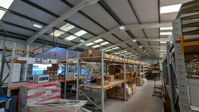 Century Park, Nuneaton to rent Interior Photo- Image 1 of 25