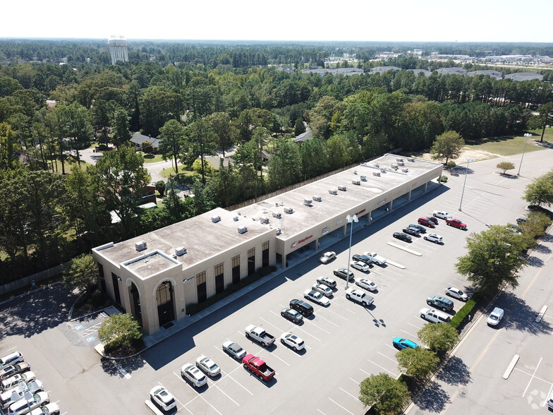 102-400 Westwood Shopping Ctr, Fayetteville, NC for rent - Primary Photo - Image 1 of 11