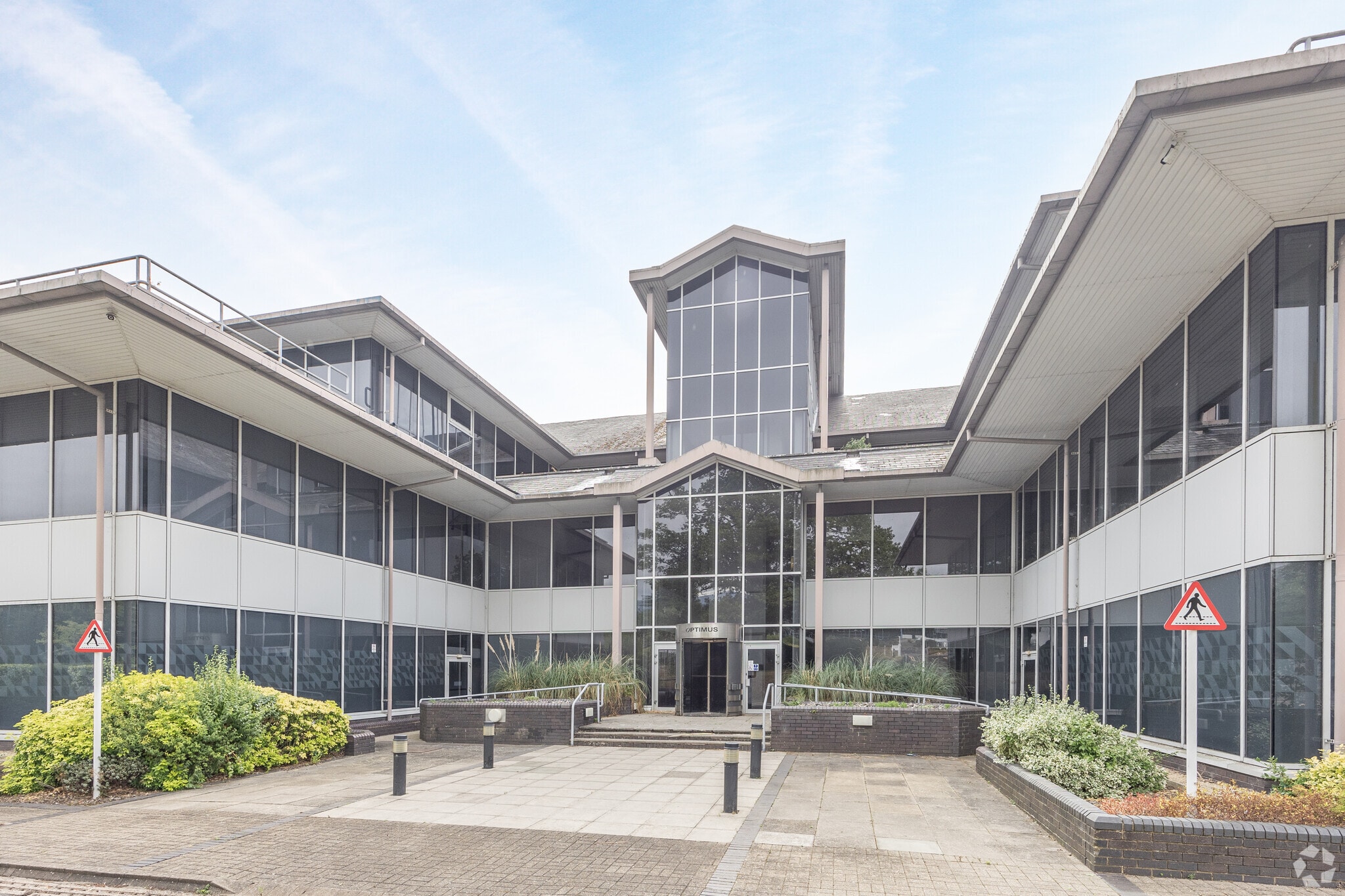 Whitehill Way, Swindon to rent Building Photo- Image 1 of 6